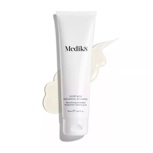 Очищуючий гель з АНА-кислотами і екстрактом мангостана Medik8 Surface Radiance Cleanse